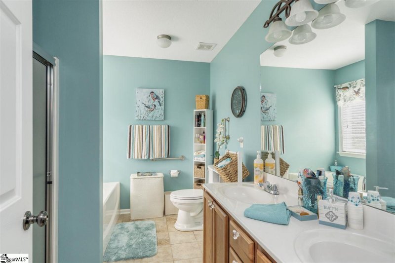 Property image 5 at 38 Perkins Court, Greer, SC 29651