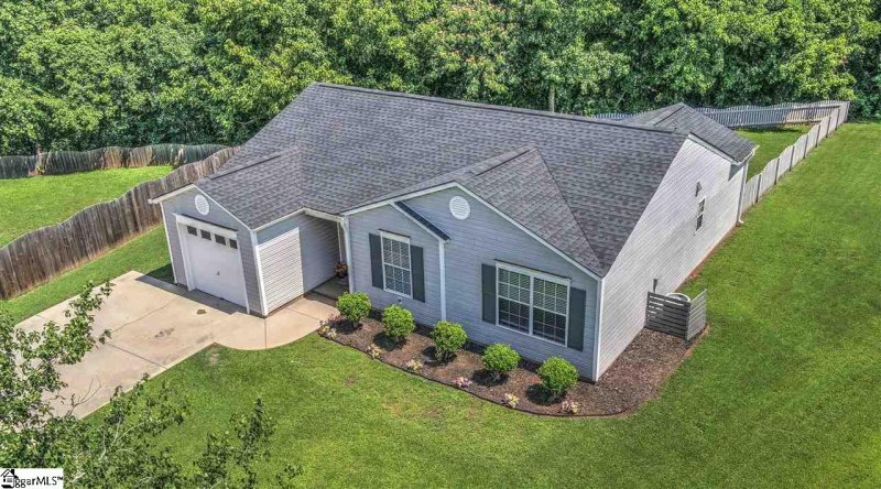 Property image 3 at 8 Alewine Court, Taylors, SC 29687