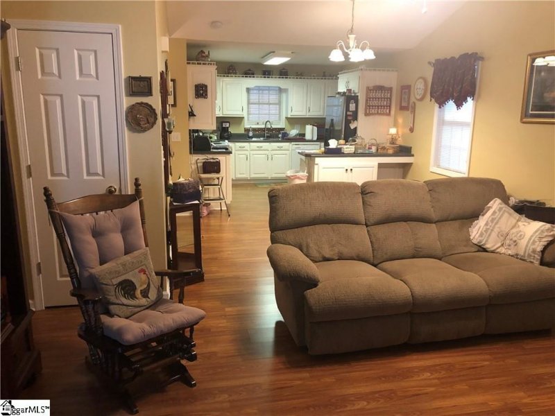 Property image 4 at 100 Jester Court, Williamston, SC 29697