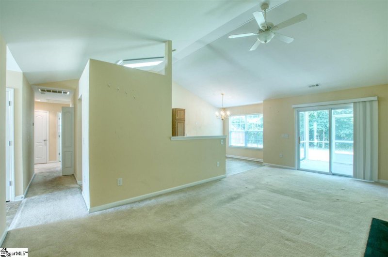 Property image 4 at 241 Dartmoor Drive, Spartanburg, SC 29301