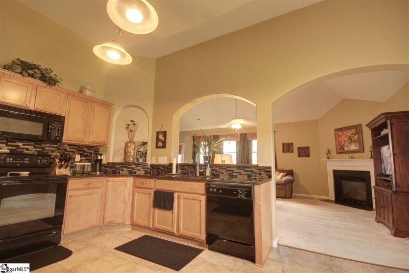 Property image 5 at 19 Old Tree Court, Simpsonville, SC 29681