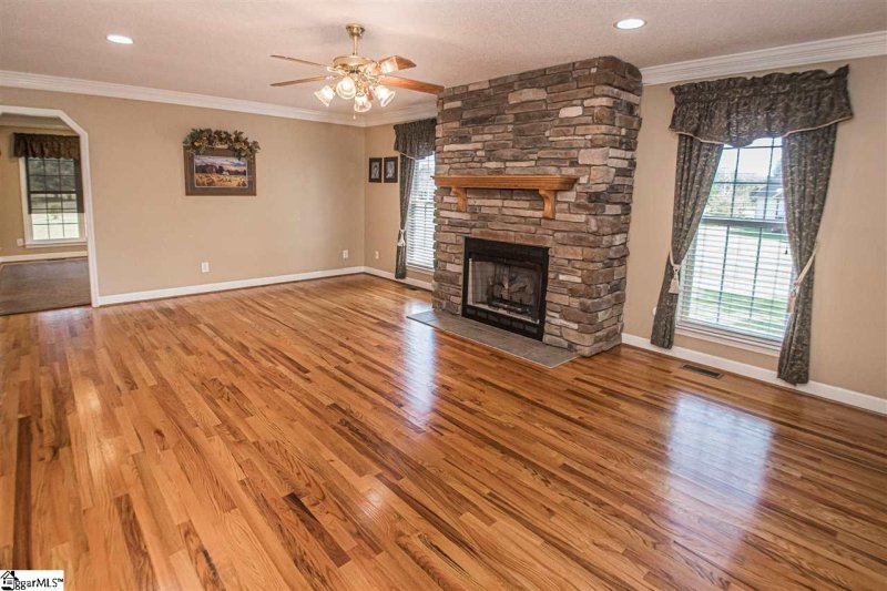 Property image 3 at 108 Silver Ridge Court, Greer, SC 29651