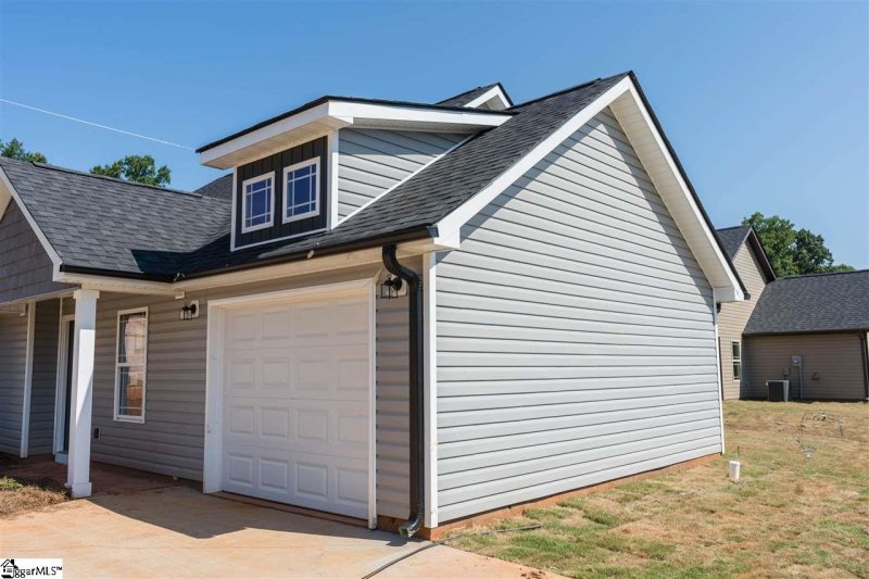 Property image 3 at 41 Pamela Drive, Greenville, SC 29611