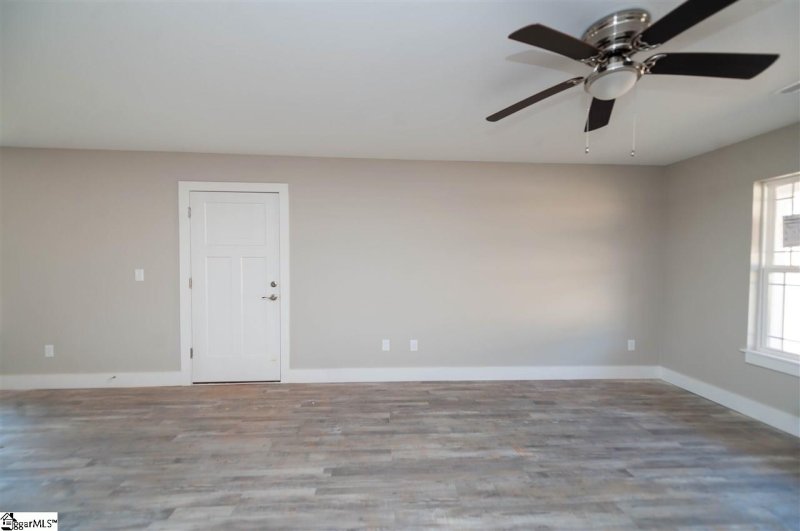 Property image 4 at 33 Pamela Drive, Greenville, SC 29611