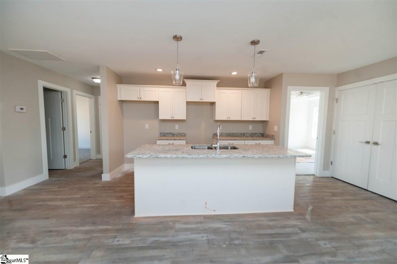 Property image 5 at 33 Pamela Drive, Greenville, SC 29611