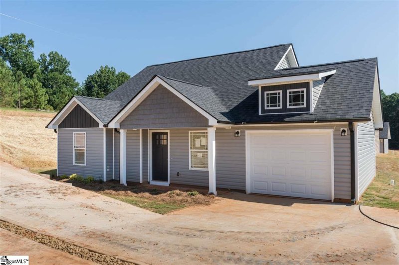 Property image 2 at 45 Pamela Drive, Greenville, SC 29611