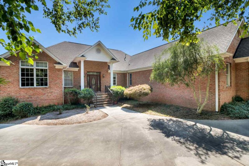 Property image 3 at 1305 Cross Creek Drive, Seneca, SC 29678