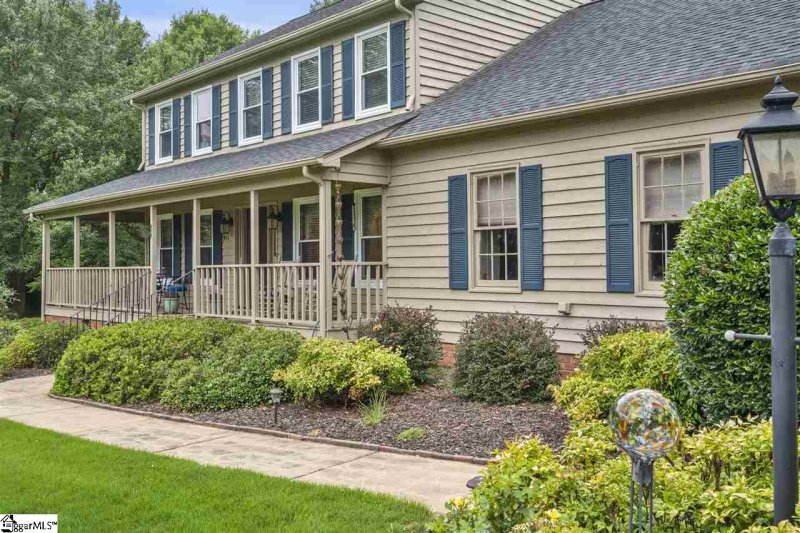 Property image 2 at 911 Burkshire Court, Spartanburg, SC 29301