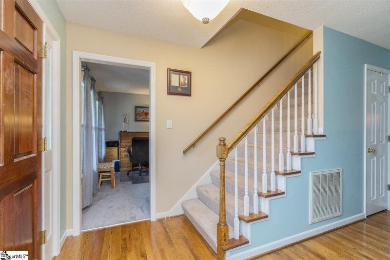 Property image 5 at 911 Burkshire Court, Spartanburg, SC 29301