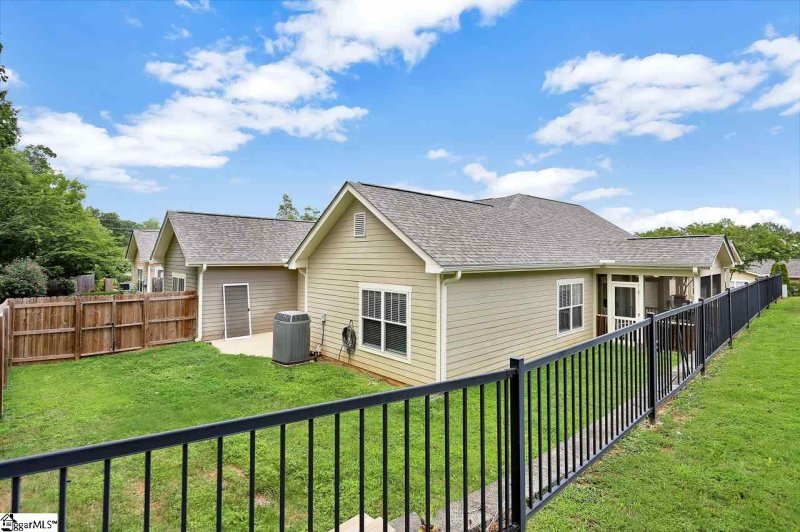 Property image 2 at 109 Rusty Brook Road, Taylors, SC 29687