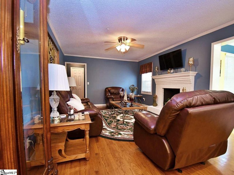 Property image 4 at 13 Thames Drive, Taylors, SC 29687