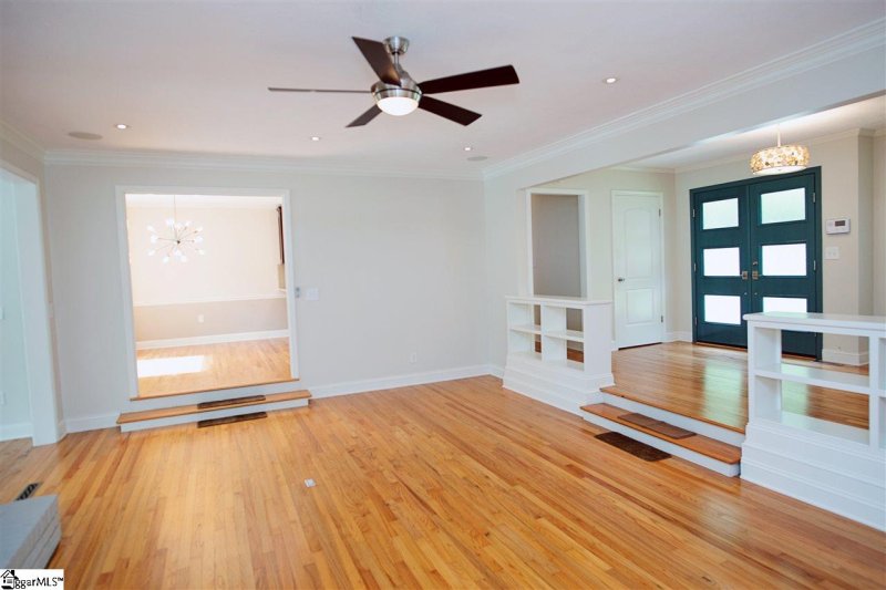 Property image 2 at 405 Camelot Drive, Simpsonville, SC 29681