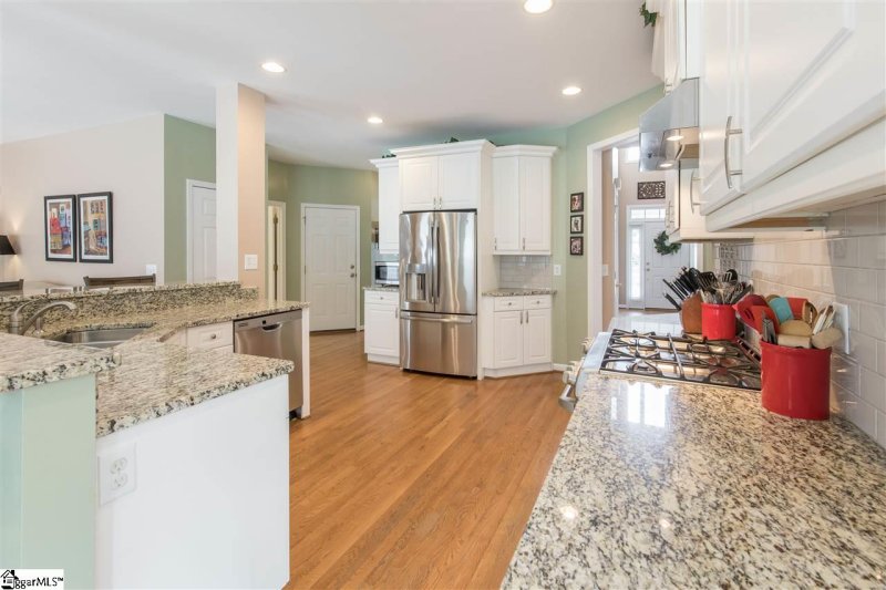 Property image 4 at 106 W Spindletree Way, Greer, SC 29650