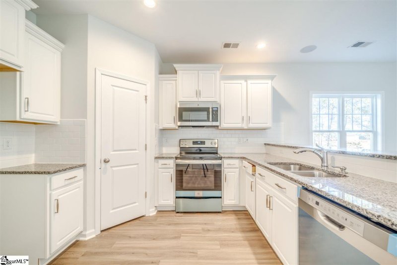 Property image 4 at 124 Dunsmore Drive, Inman, SC 29349