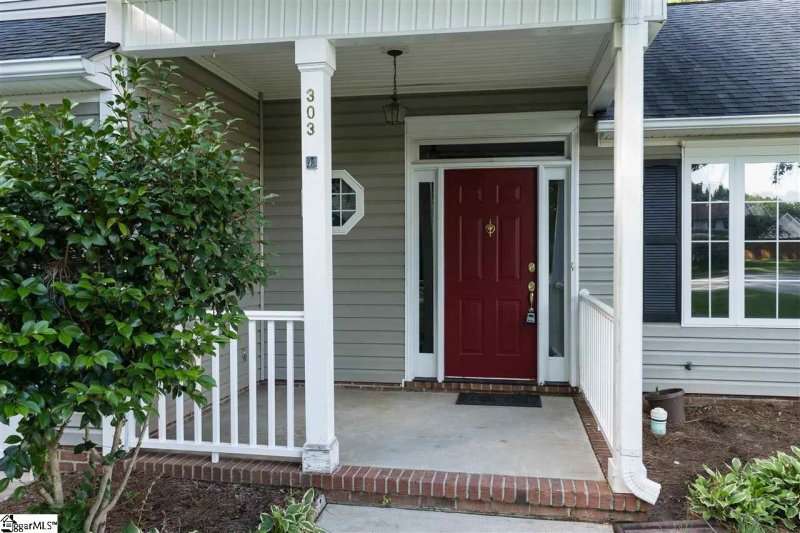 Property image 2 at 303 Kincade Drive, Simpsonville, SC 29681