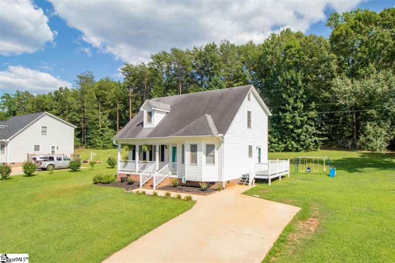 Property image 3 at 352 Springdale Avenue, Liberty, SC 29657