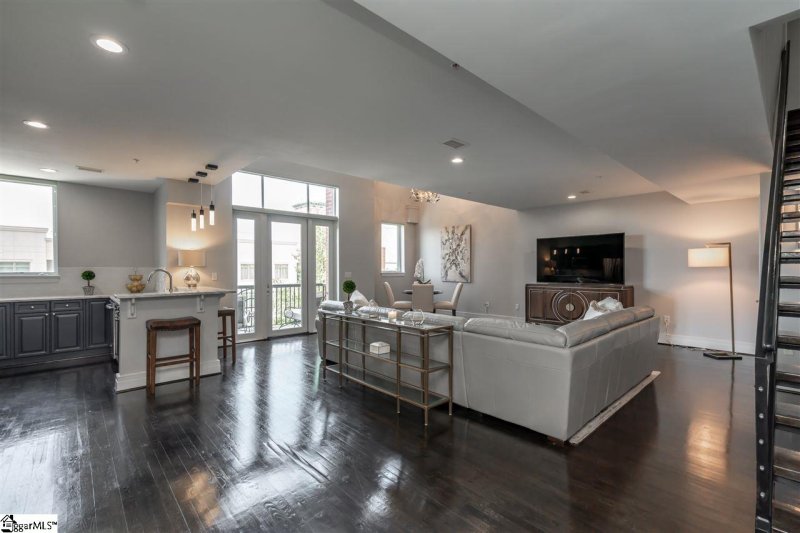 Property image 5 at 111 E McBee Avenue, Greenville, SC 29601