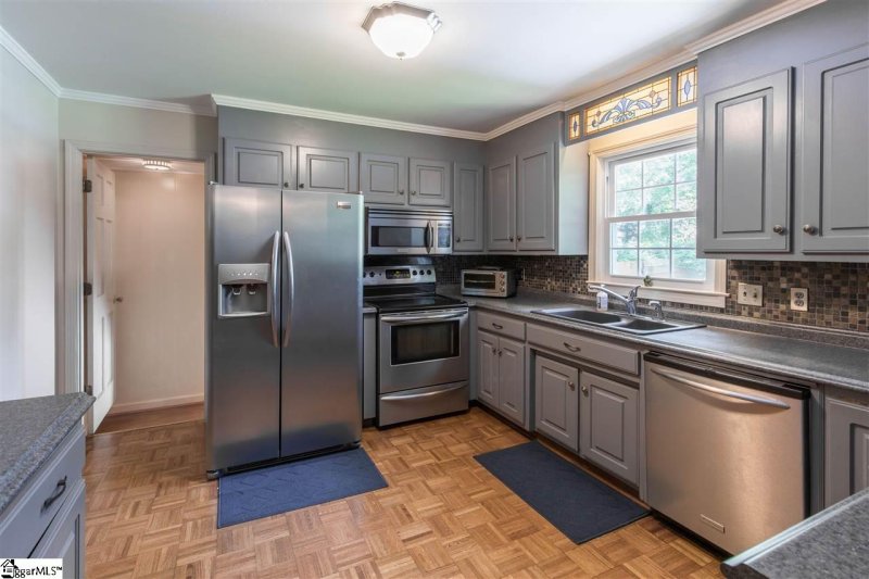 Property image 4 at 13 Overton Drive, Greenville, SC 29617