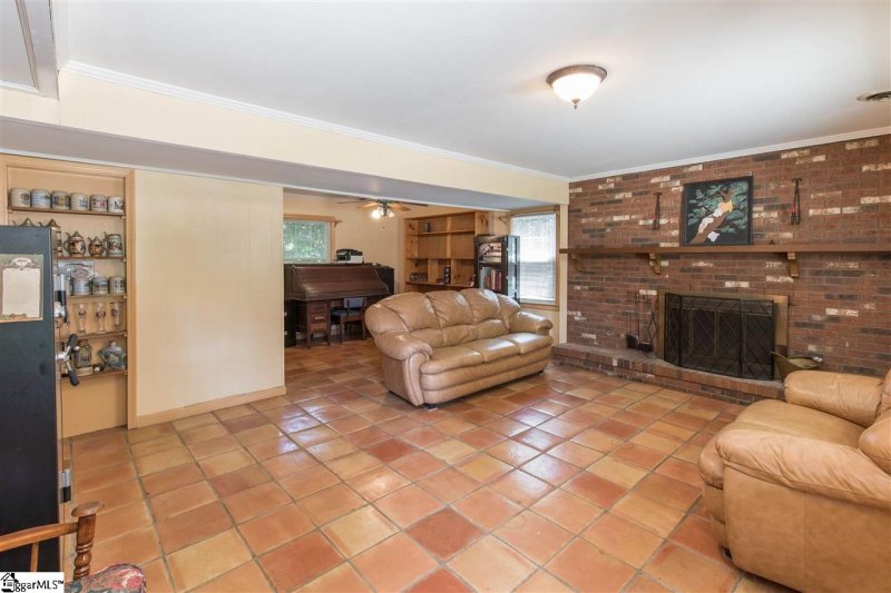 Property image 5 at 13 Overton Drive, Greenville, SC 29617