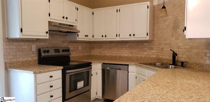 Property image 5 at 501 Idlewild Avenue, Greenville, SC 29605