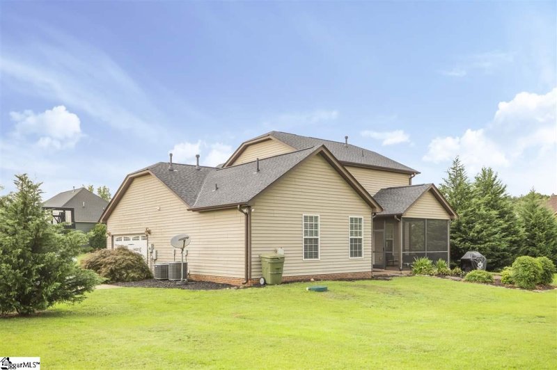 Property image 2 at 301 Wittrock Court, Taylors, SC 29687