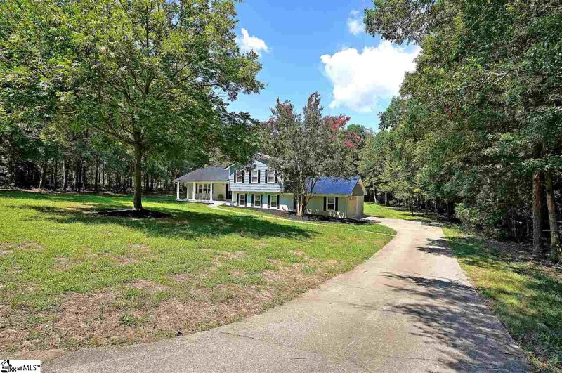 Property image 2 at 103 Bristol Court, Easley, SC 29642