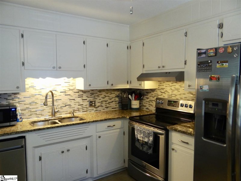 Property image 2 at 141 Idlewood Circle, Spartanburg, SC 29307