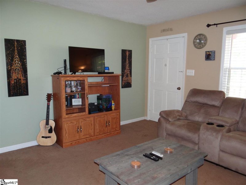 Property image 5 at 141 Idlewood Circle, Spartanburg, SC 29307