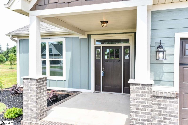 Property image 3 at 3 Claridge Way, Greer, SC 29651