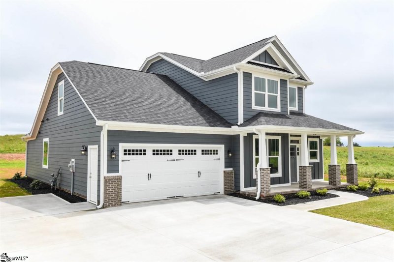 Property image 2 at 303 Charney Lane, Greer, SC 29651