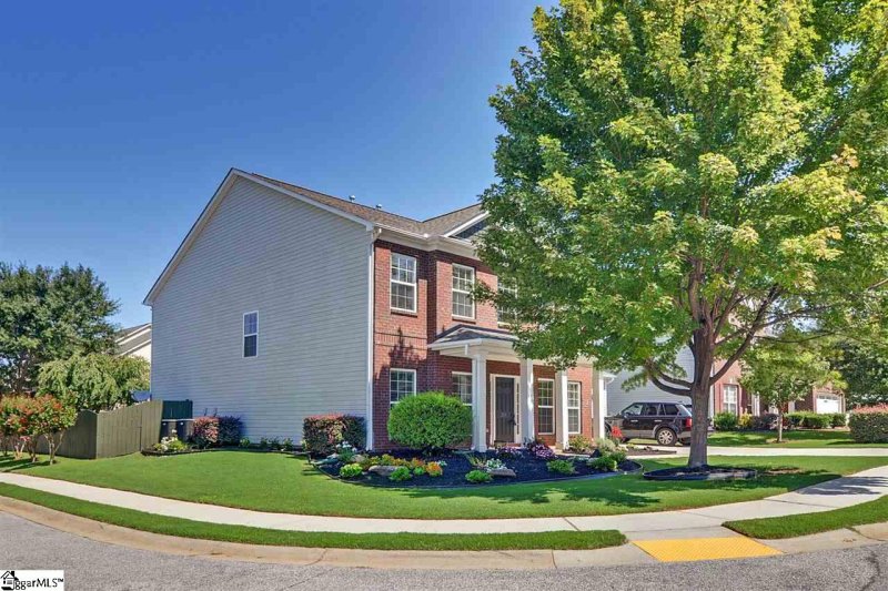 Property image 2 at 301 Abbey Gardens Lane, Simpsonville, SC 29681
