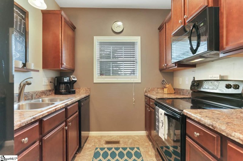 Property image 5 at 2 Wingbrook Court, Greer, SC 29651