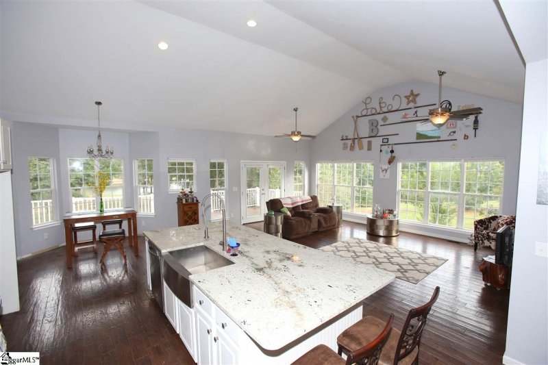 Property image 2 at 284 Penny Lane, Townville, SC 29689