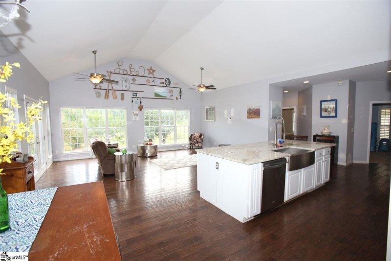 Property image 4 at 284 Penny Lane, Townville, SC 29689