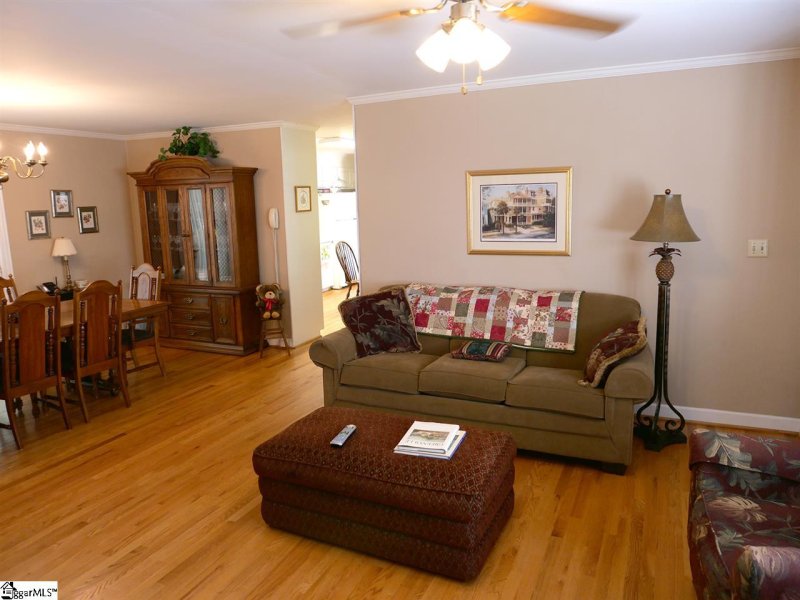 Property image 3 at 152 Woodridge Circle, Greenville, SC 29607