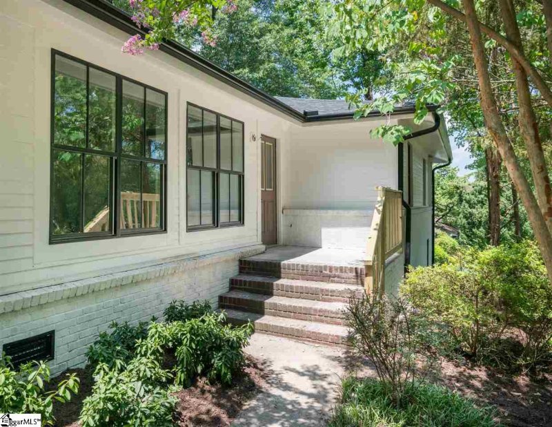 Property image 3 at 9 Batesview Drive, Greenville, SC 29607