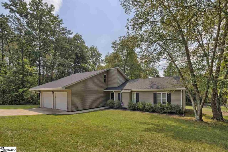 Property image 2 at 103 Pierce Lane, Easley, SC 29640