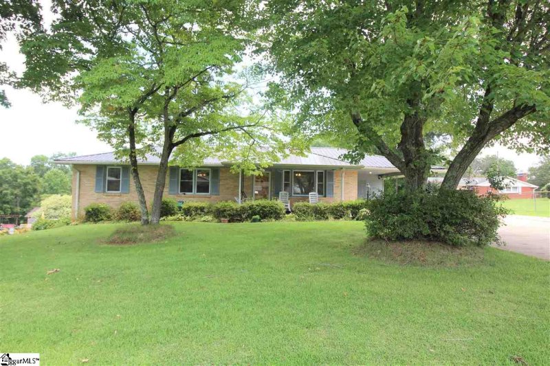 Property image 2 at 2 Laramie Drive, Greenville, SC 29617