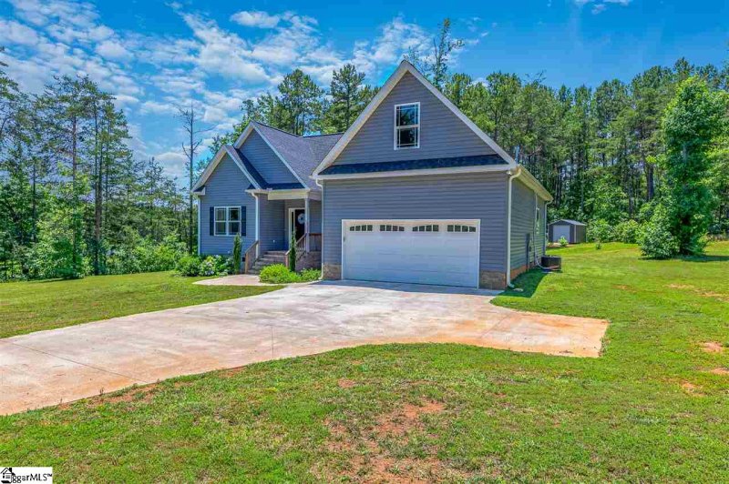 Property image 3 at 103 Ridgeland Drive, Six Mile, SC 29682