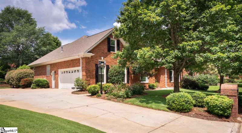 Property image 3 at 10 Lauriston Place, Greer, SC 29650