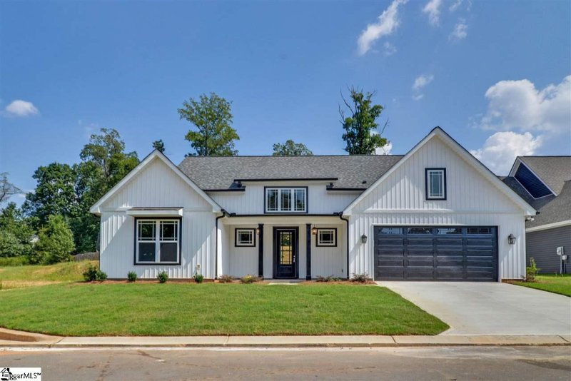 Property image 2 at 328 Brenleigh Court, Simpsonville, SC 29680