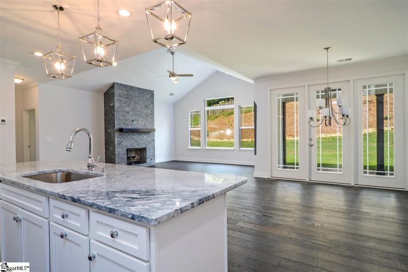 Property image 4 at 328 Brenleigh Court, Simpsonville, SC 29680