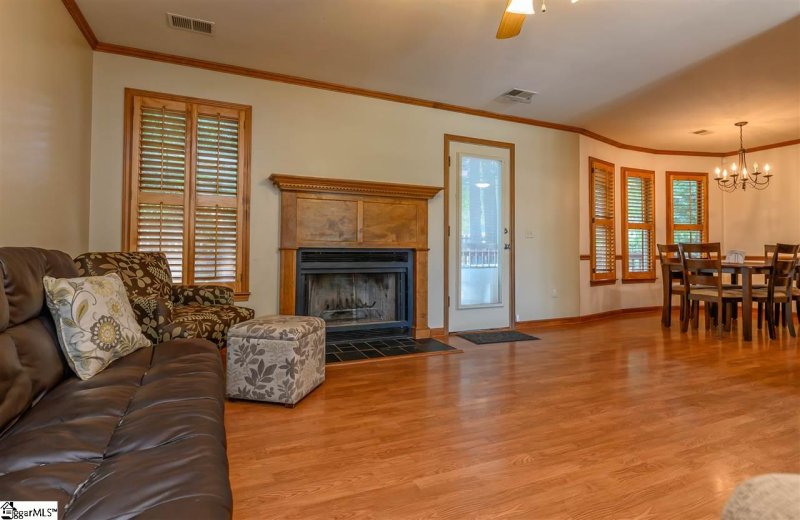 Property image 4 of 245 Waterbury Court in Ambergate, Simpsonville, SC 29680