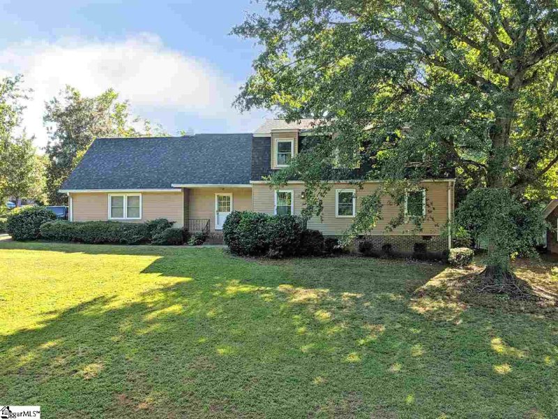 Property image 2 at 100 Eastwood Drive, Taylors, SC 29687