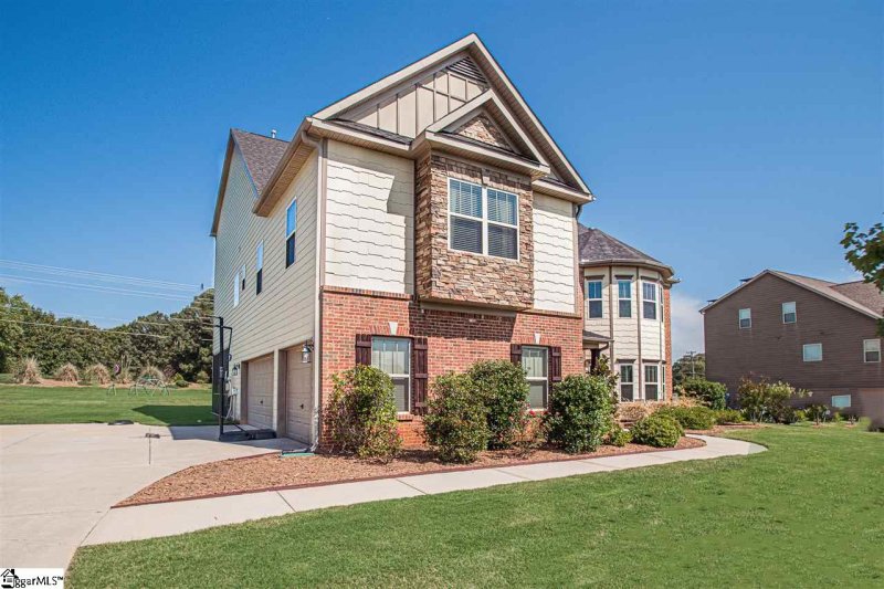 Property image 2 at 108 Angel Falls Drive, Simpsonville, SC 29681