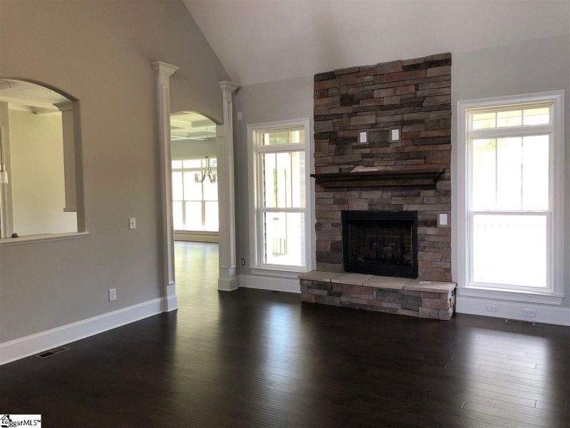 Property image 3 at 304 S River Bluff Road, Piedmont, SC 29673