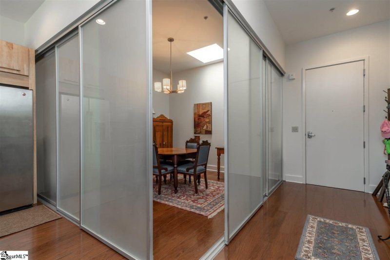 Property image 5 at 400 E McBee Avenue, Greenville, SC 29601