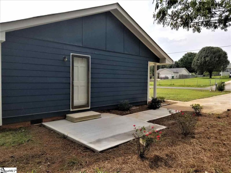 Property image 3 at 14 Becky Gibson Road, Greer, SC 29651