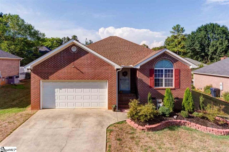 Property image 3 at 102 Woodbridge Court, Anderson, SC 29621