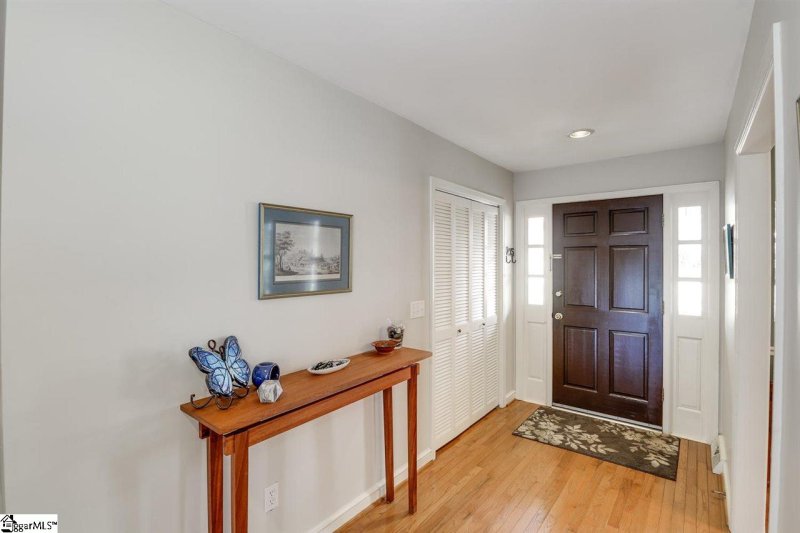 Property image 2 at 13 Meredith Lane, Greenville, SC 29607